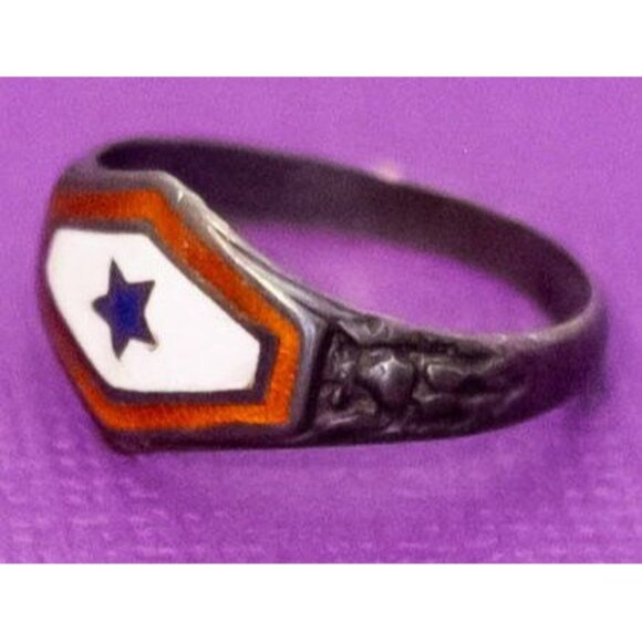 Size 4 1/2, Vintage Star-shaped American Themed Ring - Q38 - Picture 2 of 3